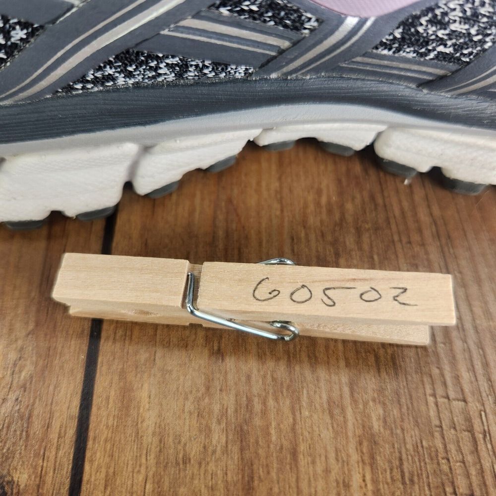 Brooks GTS 17 Women Sz 9.5 Gray Black Gym Low Shoes Sneakers Running 1202311B026 - Picture 10 of 10